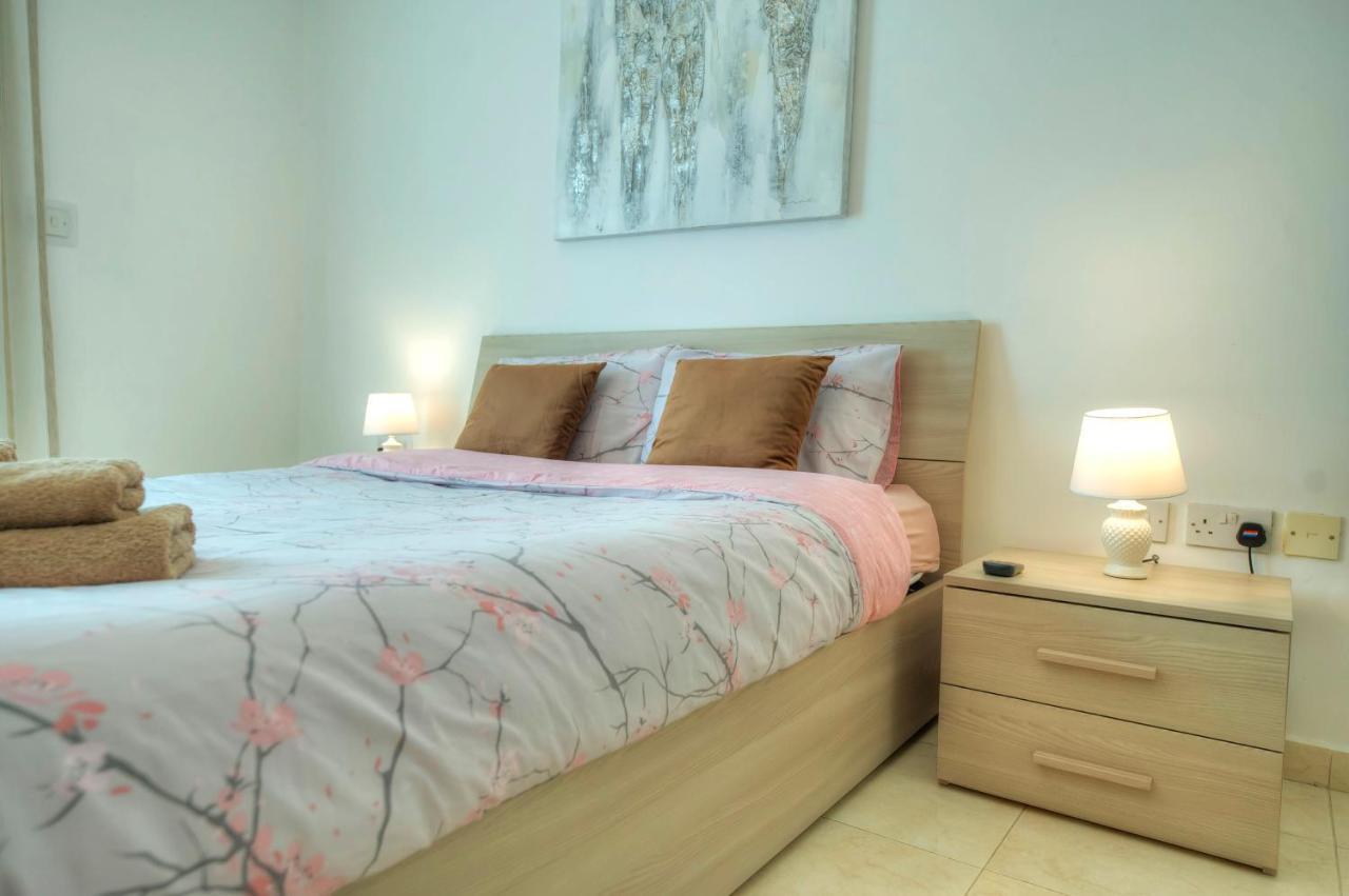 Apartment Modern 3br Stylish & Spacious - Close To Sliema Promenade *