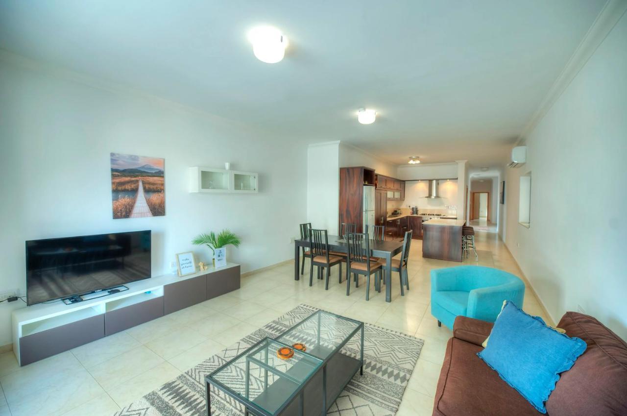 Apartment Modern 3br Stylish & Spacious - Close To Sliema Promenade *