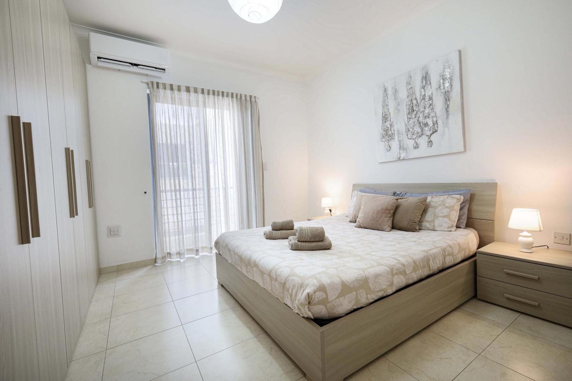 Apartment Modern 3br Stylish & Spacious - Close To Sliema Promenade