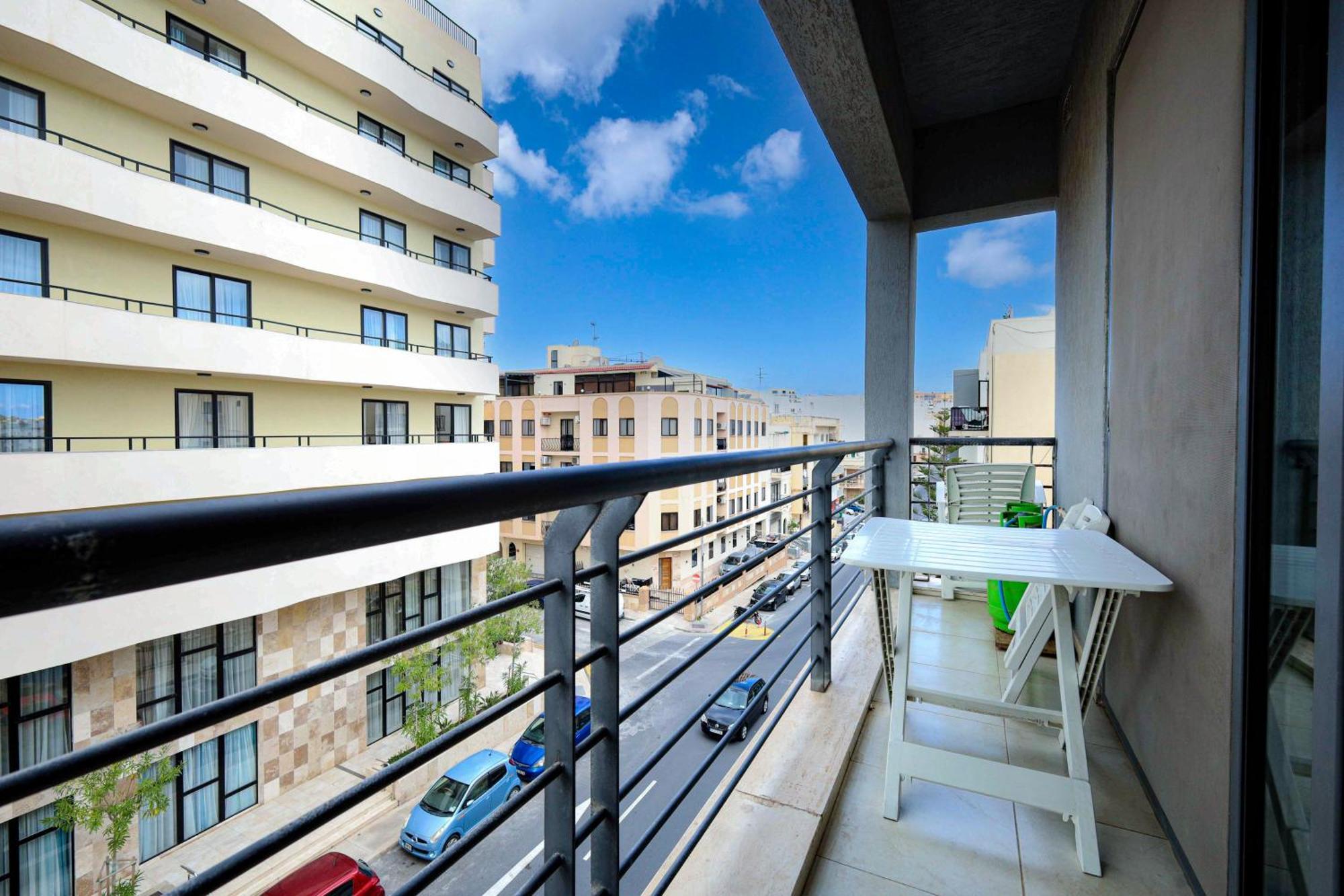 Modern 3br Stylish & Spacious - Close To Sliema Promenade *